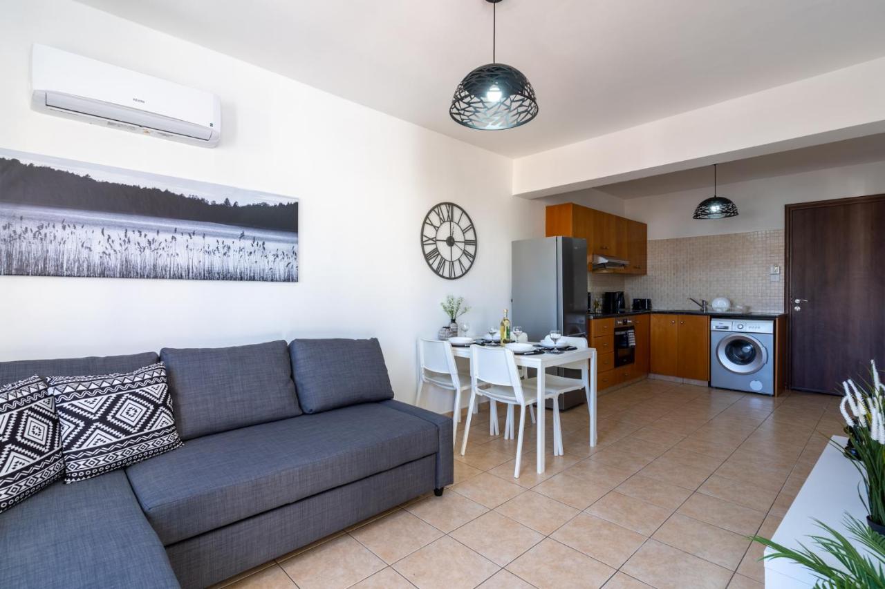 Polyn 1- Bedroom Apartment In Larnaca Exterior foto