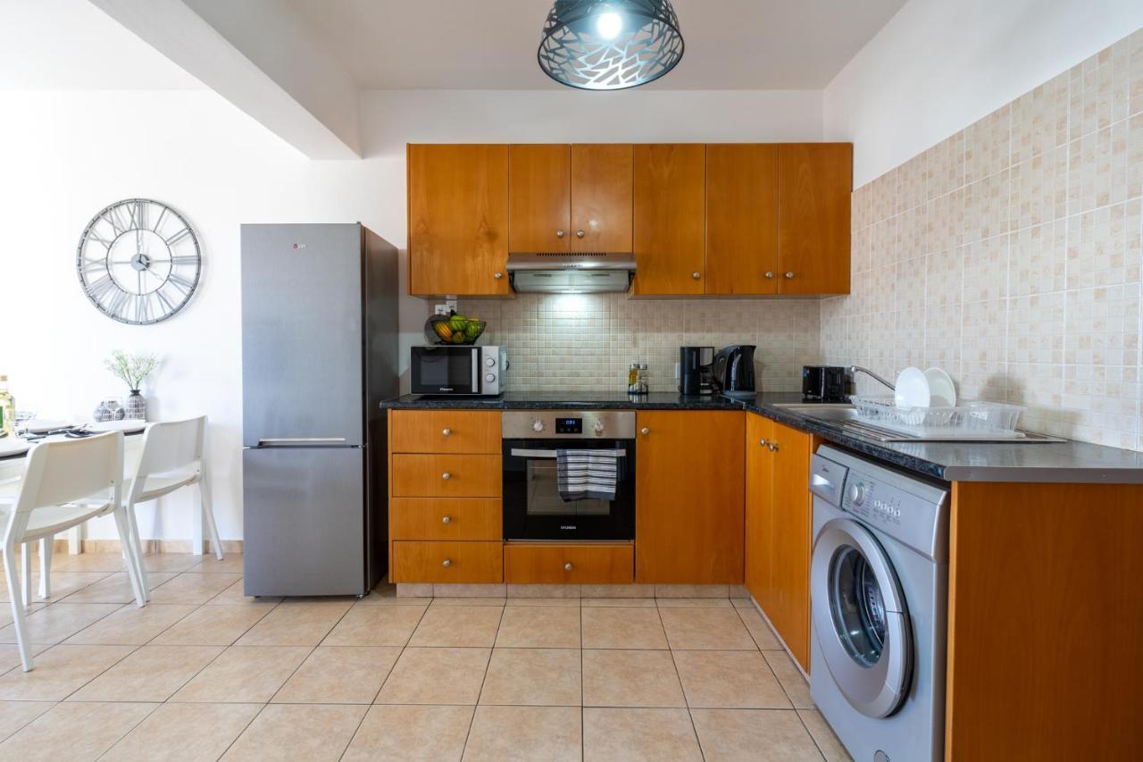 Polyn 1- Bedroom Apartment In Larnaca Exterior foto