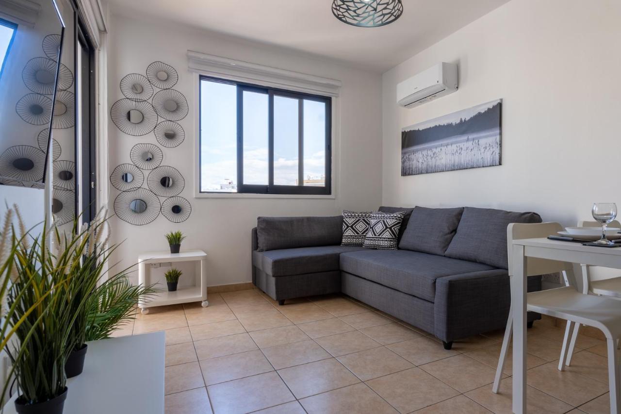 Polyn 1- Bedroom Apartment In Larnaca Exterior foto