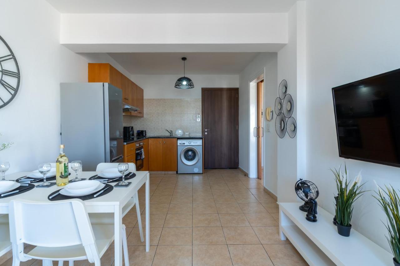 Polyn 1- Bedroom Apartment In Larnaca Exterior foto